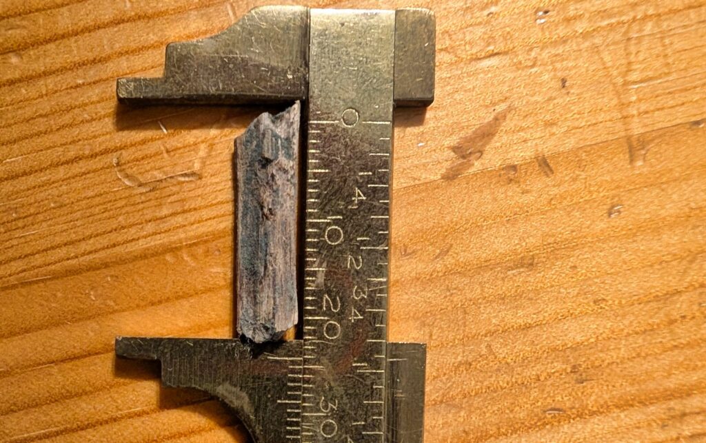 Schieblehre mit Holz