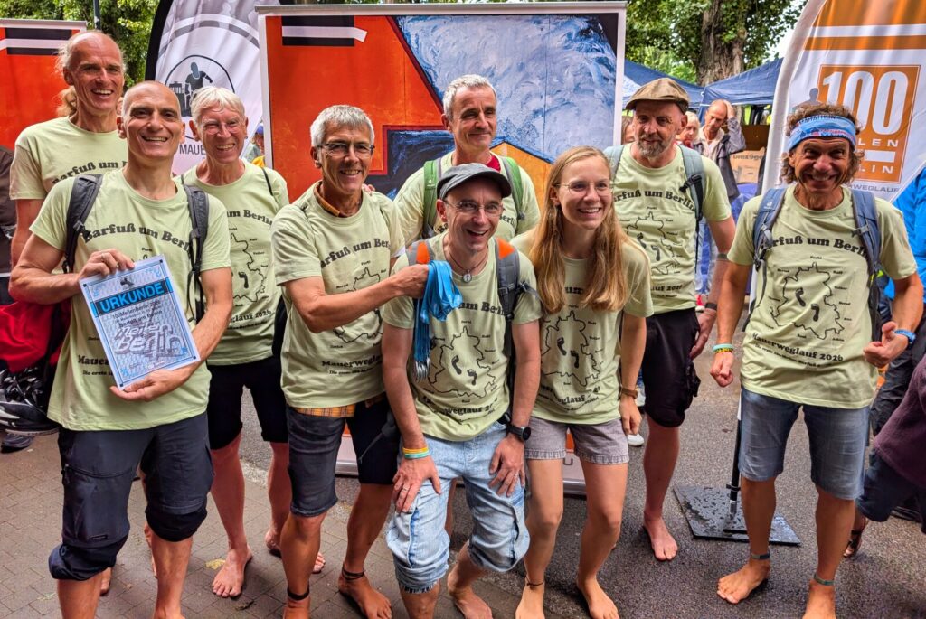 Mauerweglauf 2026 - Spaß bei der Siegerehrung